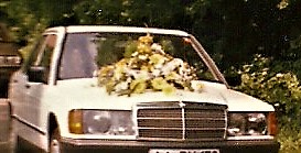 Hochzeitsauto Blumen